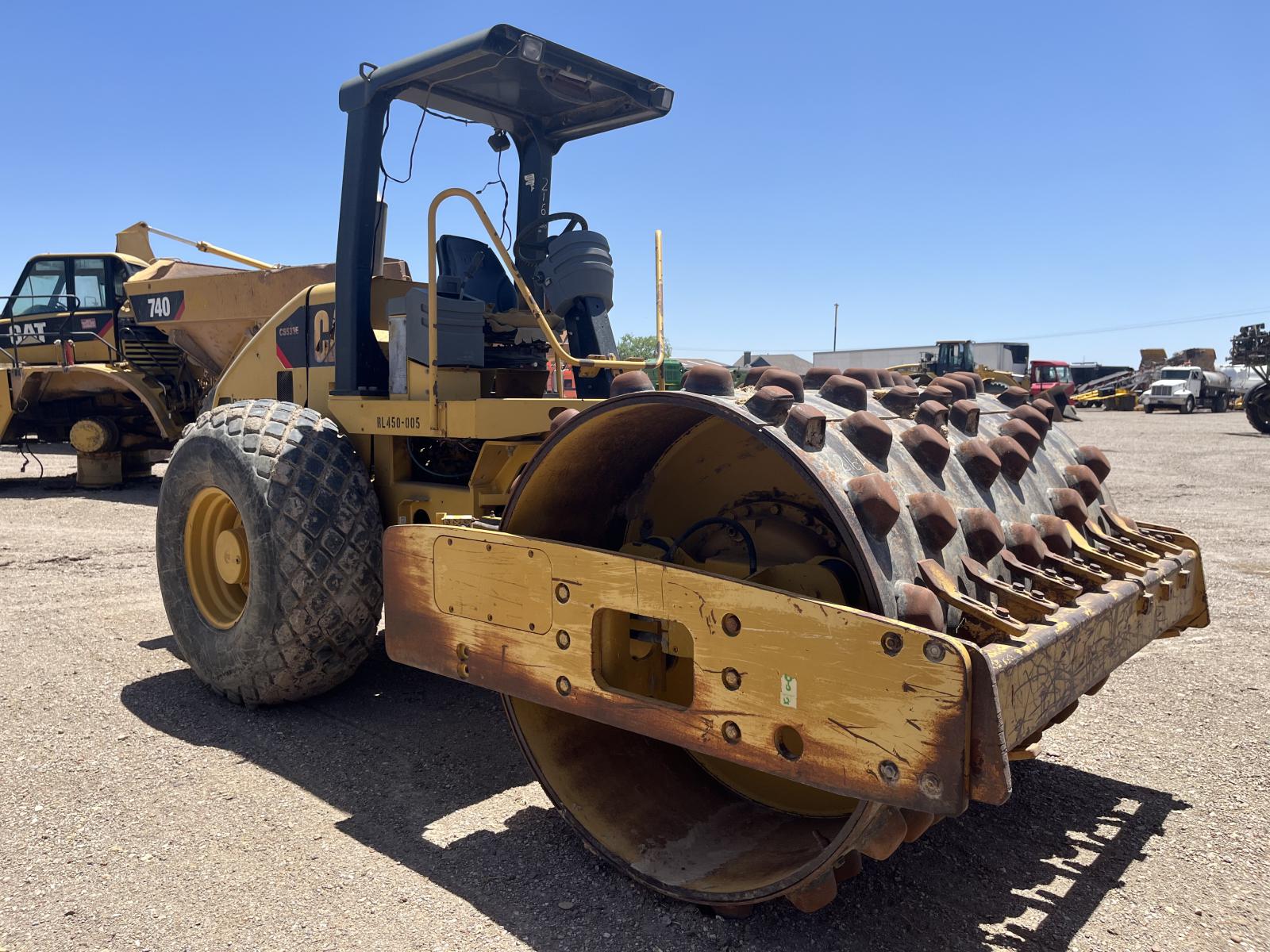 ./imagenes/INVOICE/2019/17609/COMPACTADOR PATA DE CABRA CATERPILLAR CS-533E (1).JPG